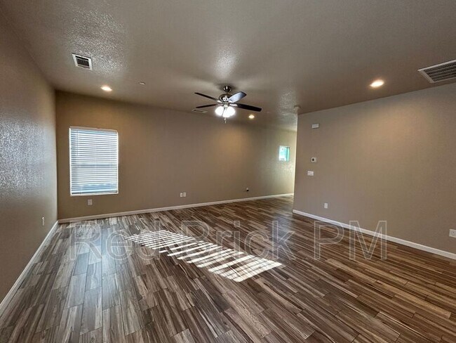 Foto del edificio - 592 Cadiz Ct