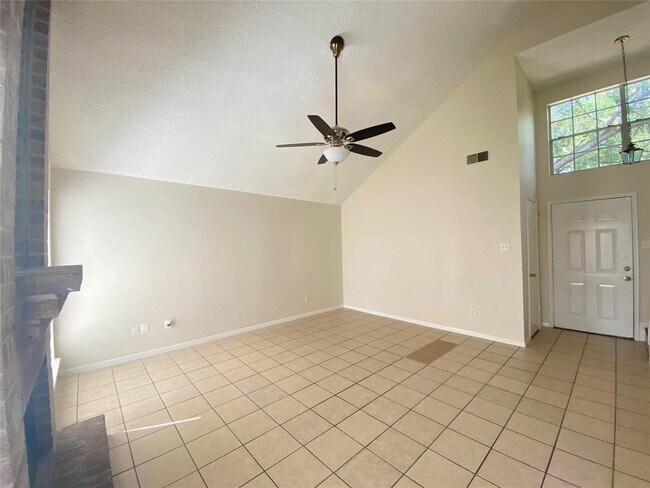 Building Photo - 15919 Oak Mountain Dr
