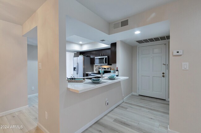 Foto del edificio - 9460 N 92nd St