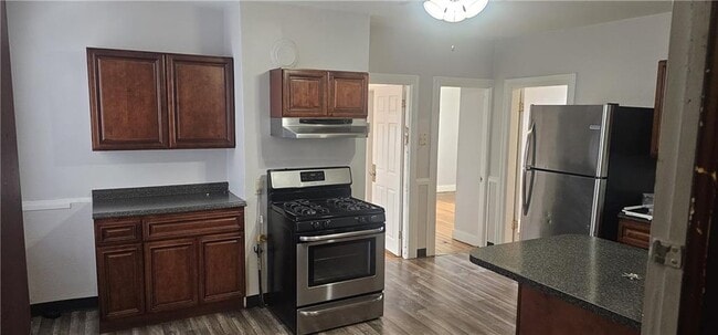 Foto del edificio - 51 Brayton St