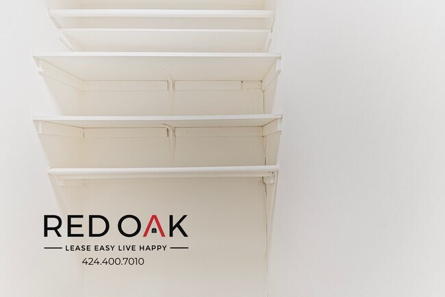 Foto del edificio - 7071 Hawthorn Ave