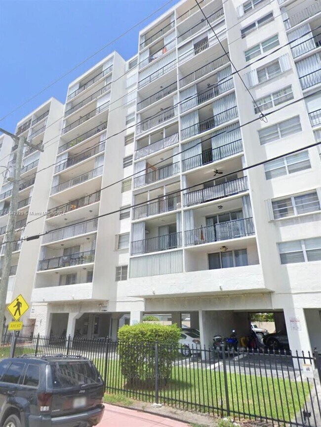 Building Photo - 7850 Byron Ave