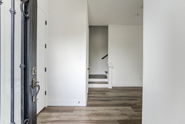 Foto del edificio - 7117 Tierwester St