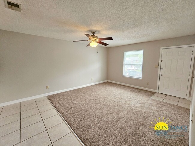 Building Photo - Charming 2-Bedroom Apartment in Fort Walto...
