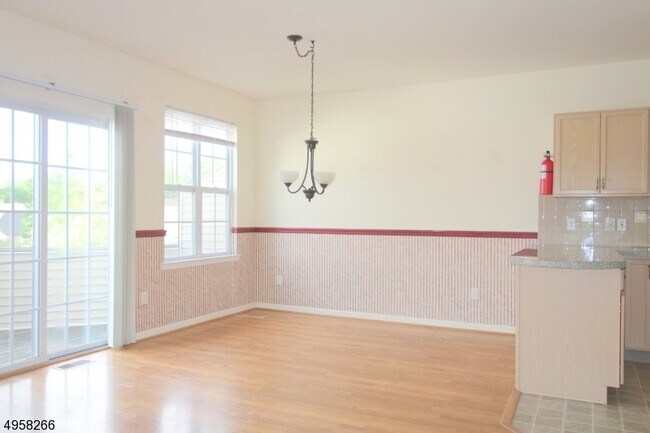 Foto del edificio - 291 Falcon Ridge Way S