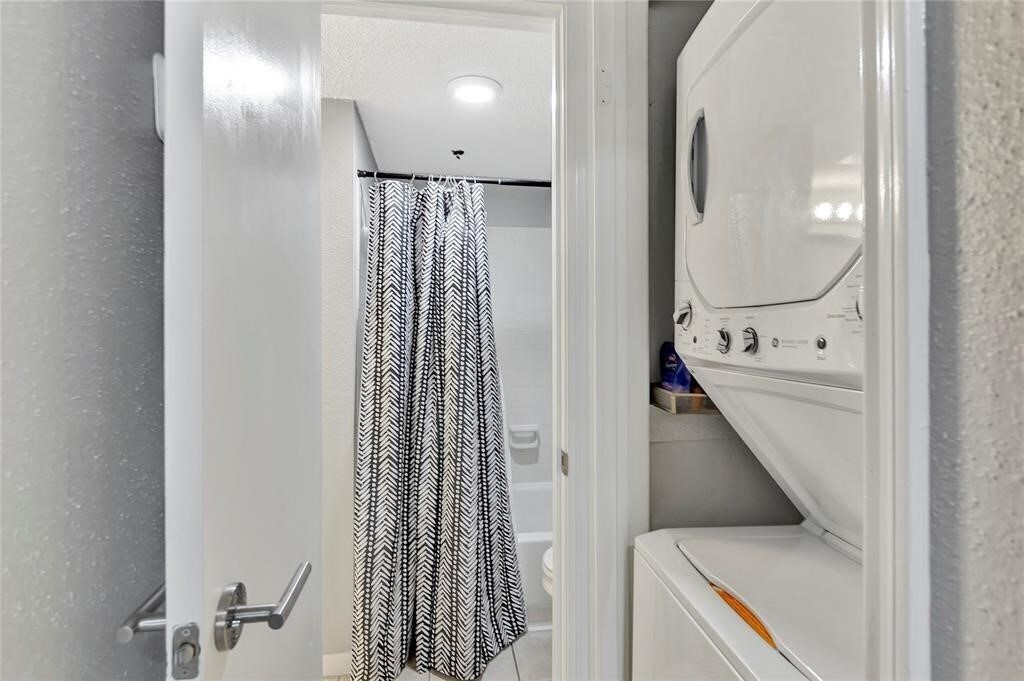 Foto del edificio - 2750 Holly Hall St