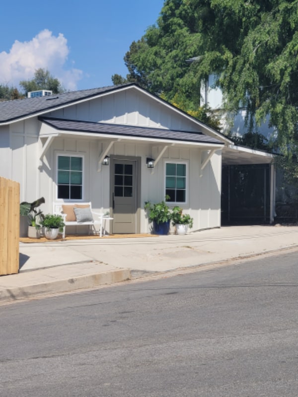 Primary Photo - 3649 Cazador St