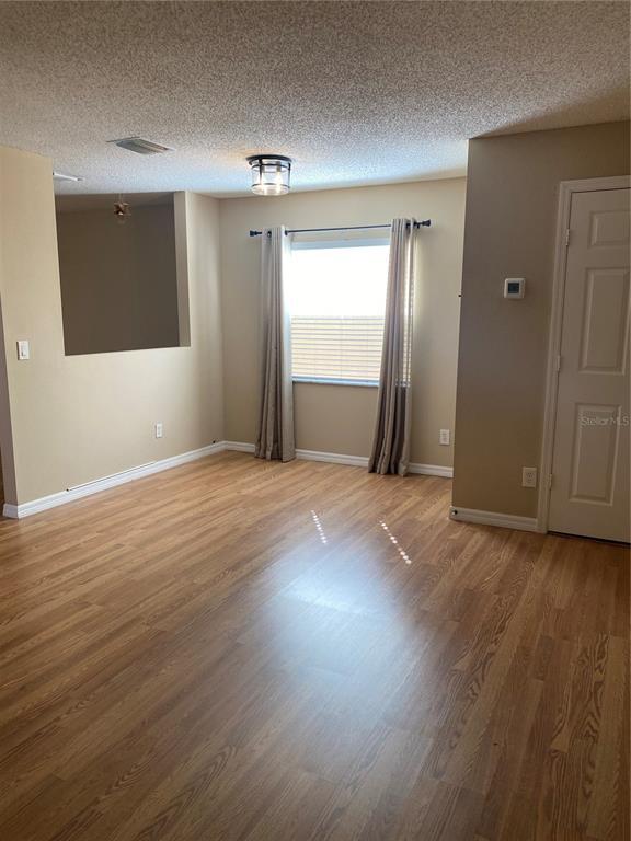 Foto del edificio - 4142 Winding River Way