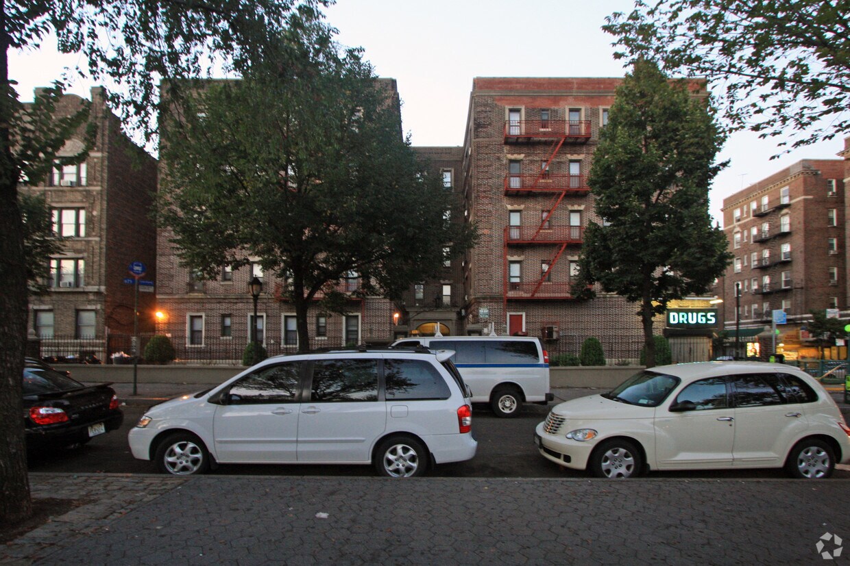 Building Photo - 346-348 Eastern Pky