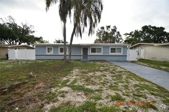 Building Photo - 417 Country Club Dr