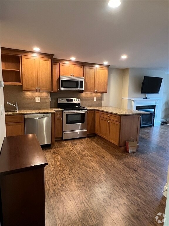Building Photo - 2 S Cedar Pl