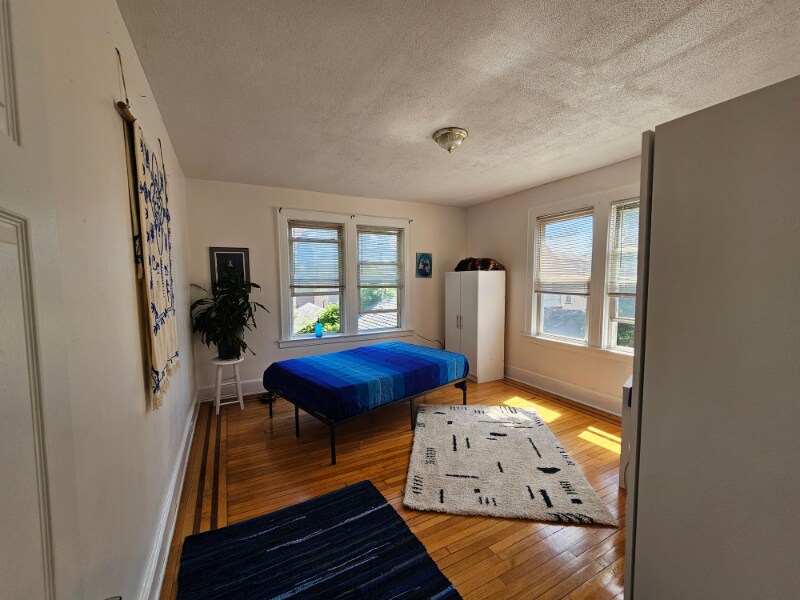 Foto principal - 107 Vassar Ave