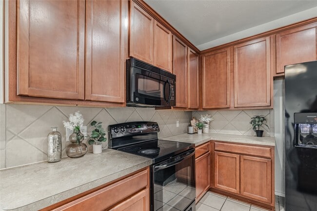 Building Photo - 2714 Maybrook Hollow Ln