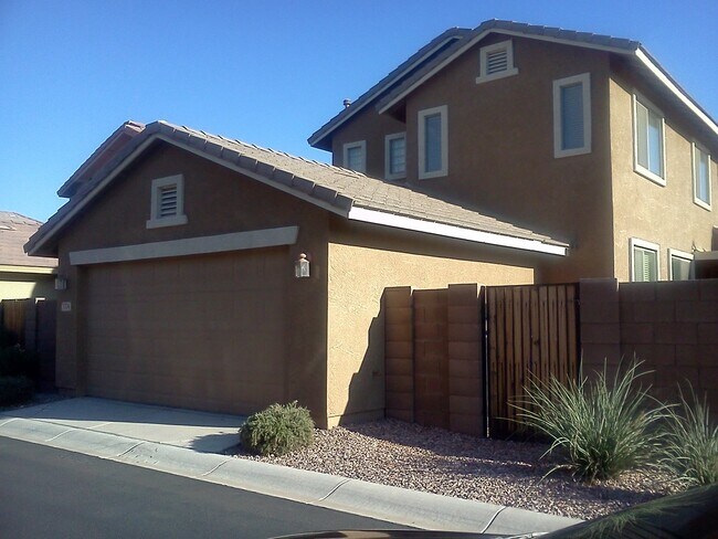 Foto del edificio - Great Gilbert Location, 4 bedrooms 2.75 ba...