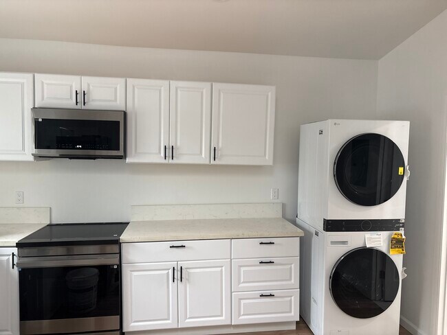 Foto del edificio - 4247 Governor Dr