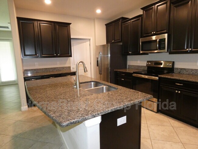 Foto del edificio - 14044 Tropical Kingbird Way