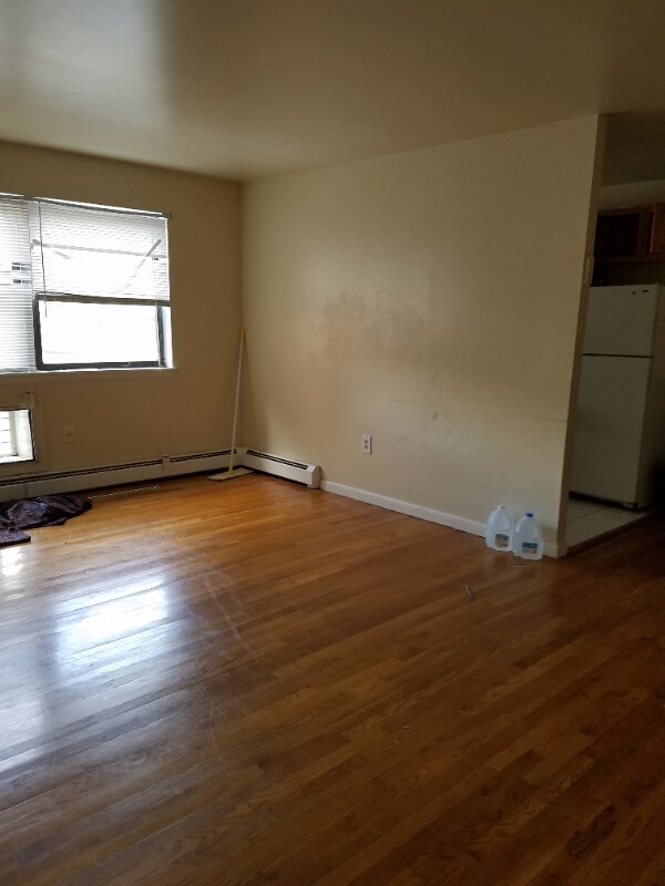 Building Photo - 137 Evergreen Ave