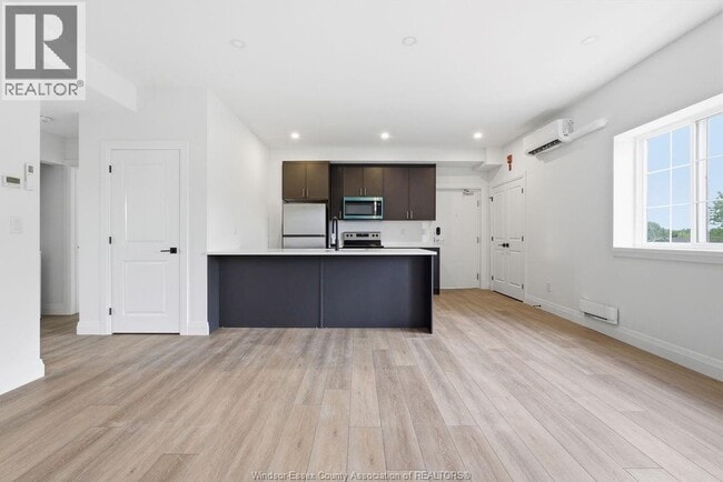 Building Photo - 133 Laird Ave
