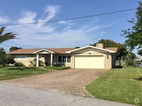Building Photo - 1054 Edgewater Ln