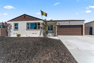 Building Photo - 709 4th Ave