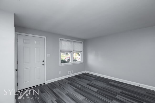 Building Photo - Experience the Lifestyle awaiting you!