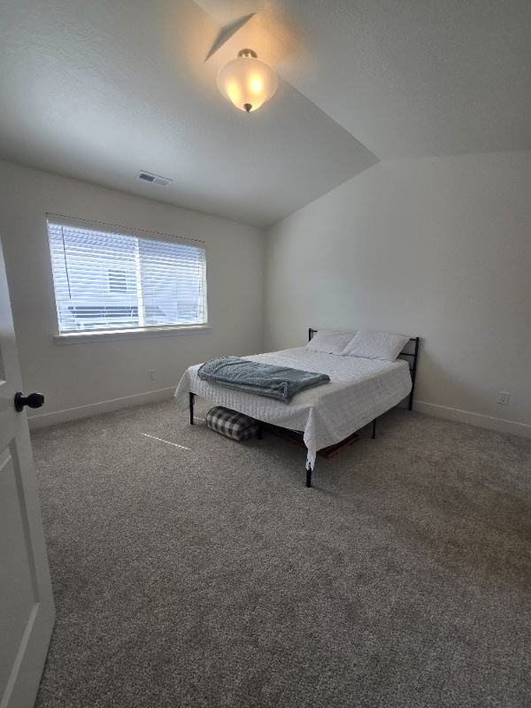Building Photo - 984 W Sunspear Dr