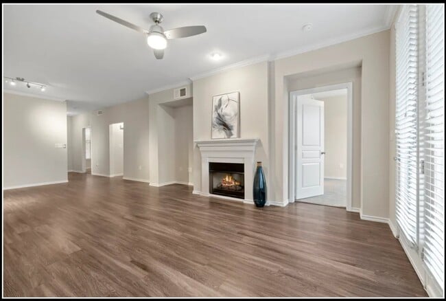 Building Photo - 9215 Garland Rd