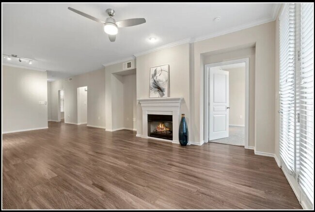 Foto del edificio - 9215 Garland Rd