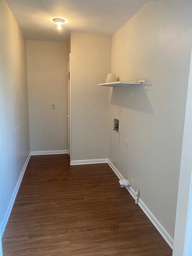 Foto del edificio - 600 Libby Ln