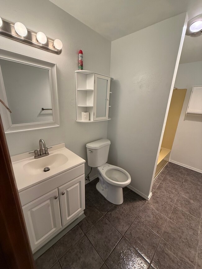 Building Photo - 431 N 5th St