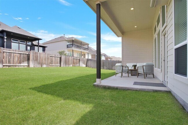 Foto del edificio - 325 Wild Pecan Lp