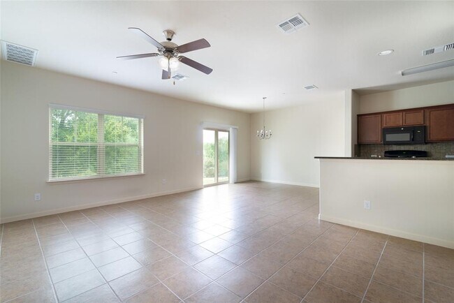 Building Photo - 1620 Bryant Dr