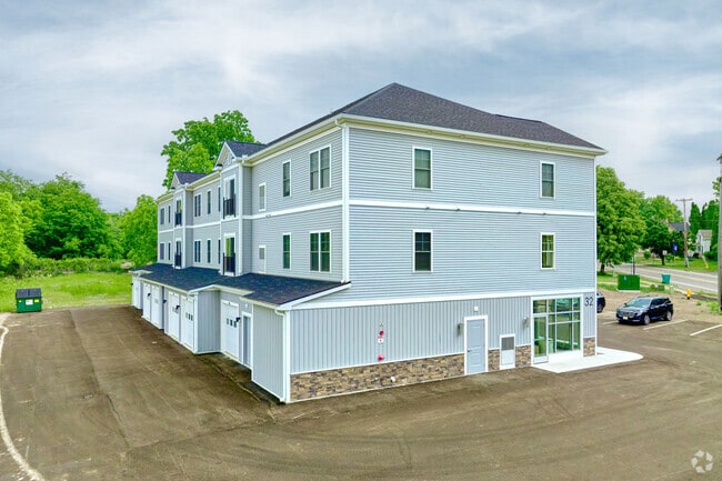Building Photo - Black Creek Commons