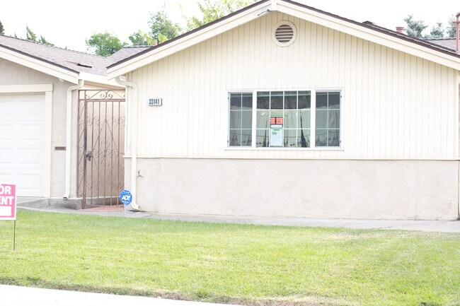 Building Photo - 33141 Basswood Ave