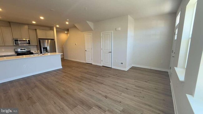 Building Photo - 1 Wafer Aly