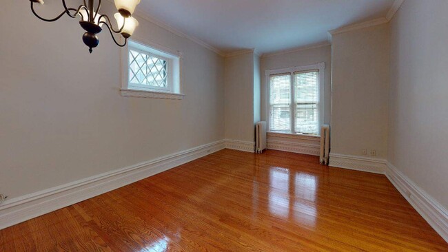 Building Photo - 155 MacLaren