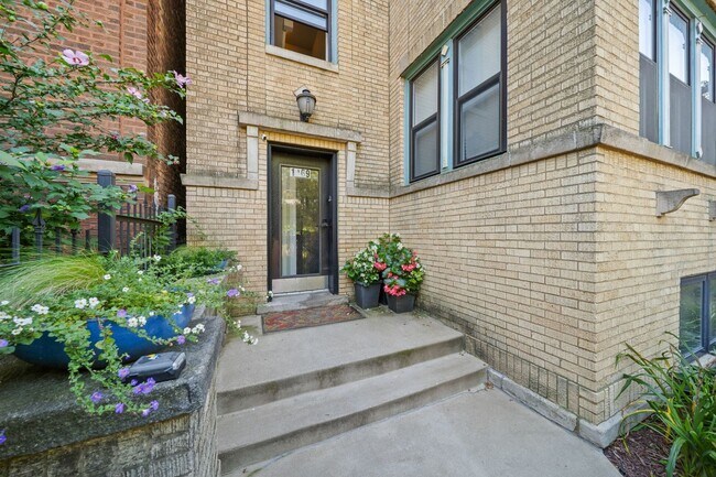 Foto del edificio - 1469 W Winona St
