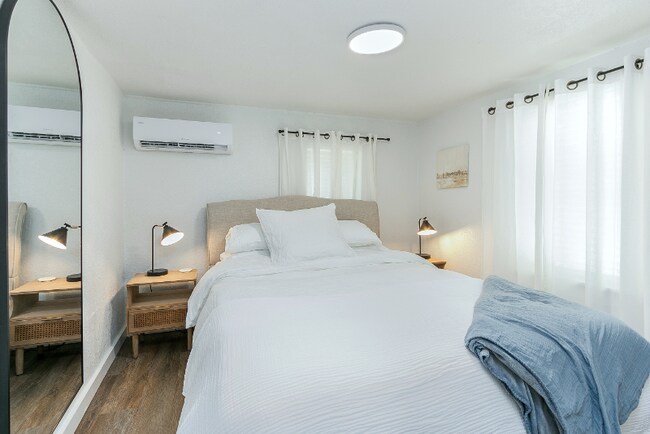 Foto del edificio - 1113 E 7th St