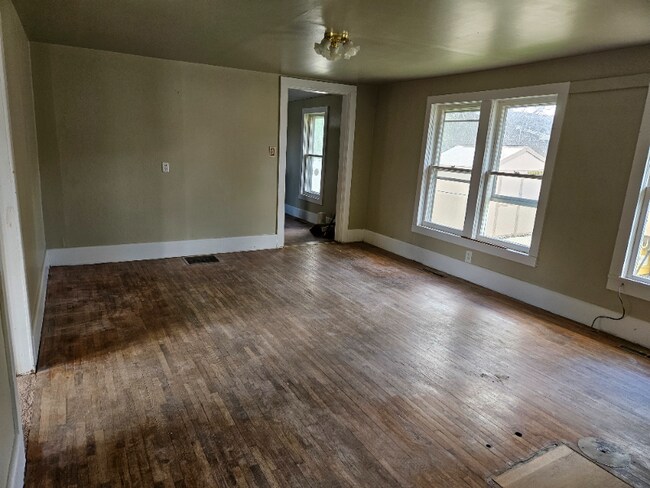 Foto del edificio - 1011 S Cottage Grove