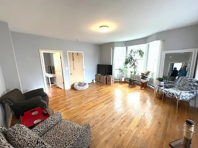 Photo du bâtiment - 179 Douglas Av