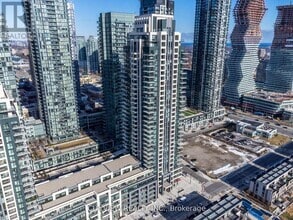 Building Photo - 4055-4055 Parkside Village Dr