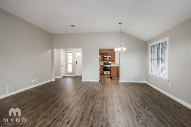 Building Photo - 598 Orangewood Dr