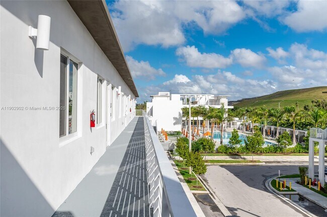 Foto del edificio - 6416 NW 102nd Ct