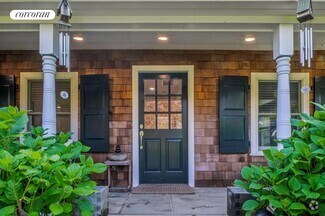 Building Photo - 131 Elm St