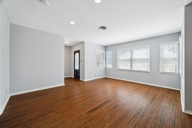 Foto del edificio - 1444 W 43rd St