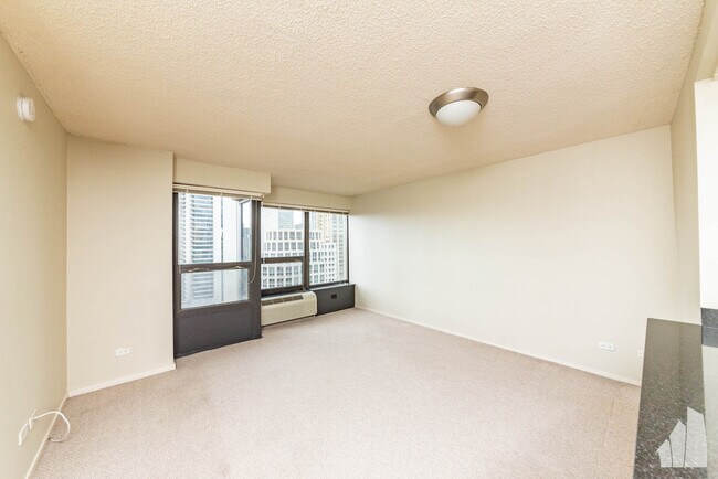 Foto del edificio - 30 E Huron St