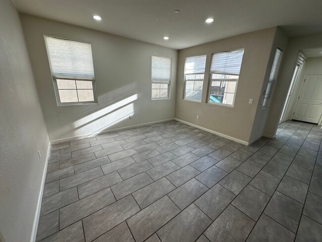 Foto del edificio - Beautiful 4 Bedroom, 3 Bath Mountain House Home