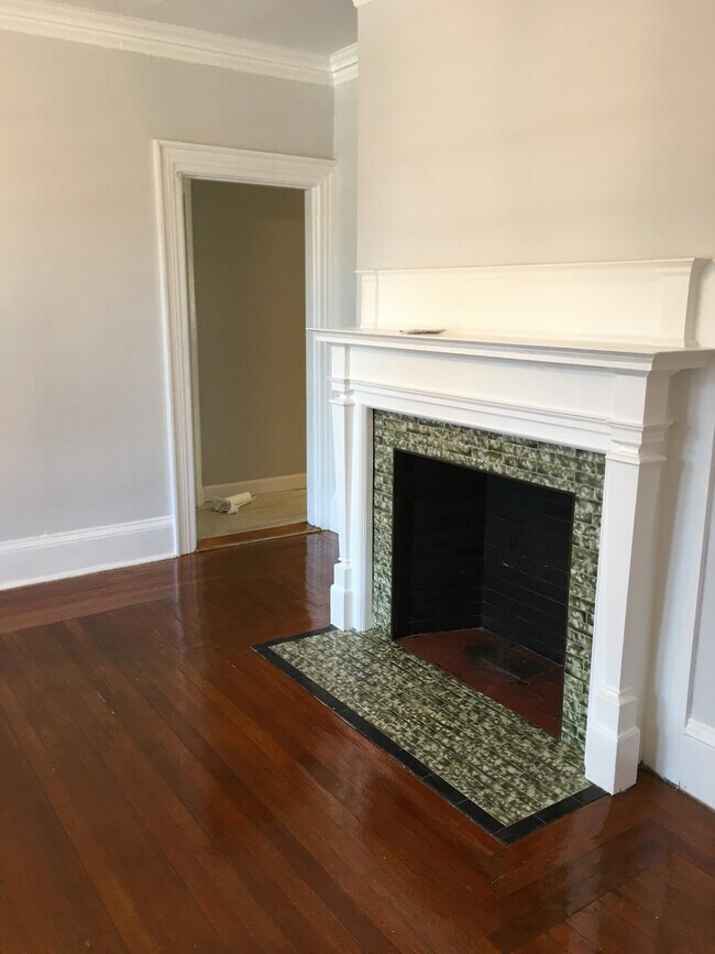 Foto del edificio - 374 Lloyd Ave