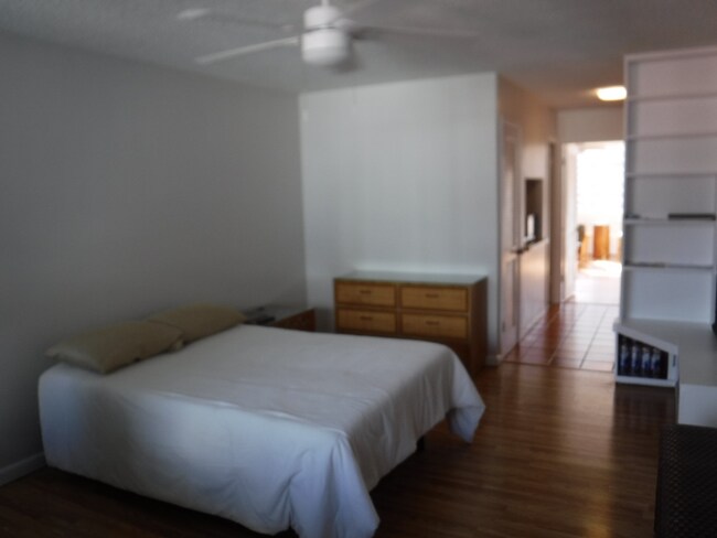 Foto del edificio - 425 Ena Rd