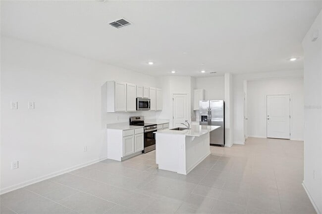 Building Photo - 3007 Maloof Dr